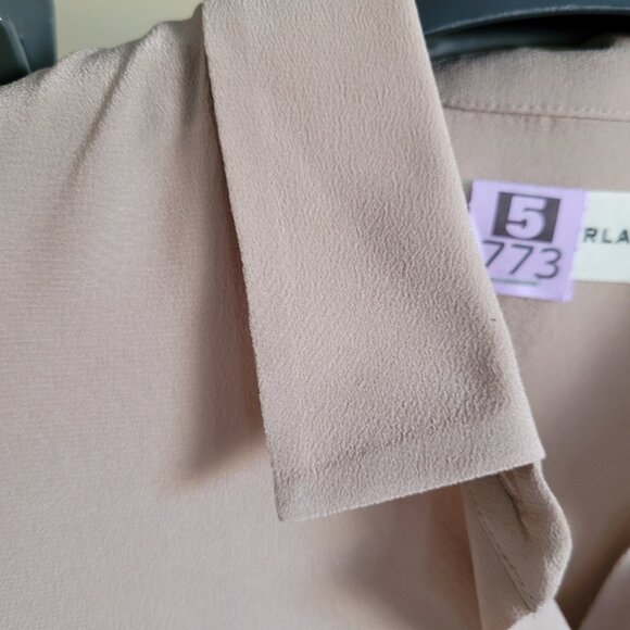 Everlane The Boxy Shirt in Washable Silk - Picture 12 of 16